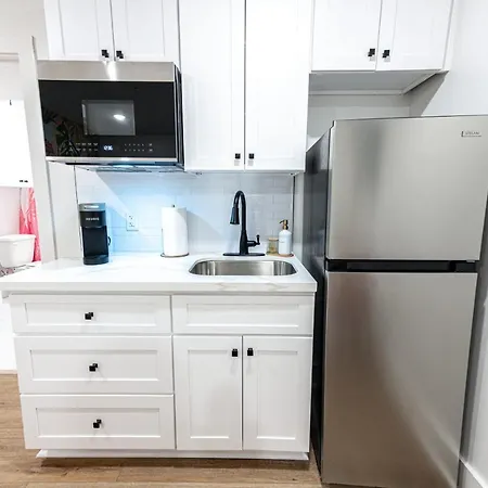 Pastel Tropics Studio Apartment